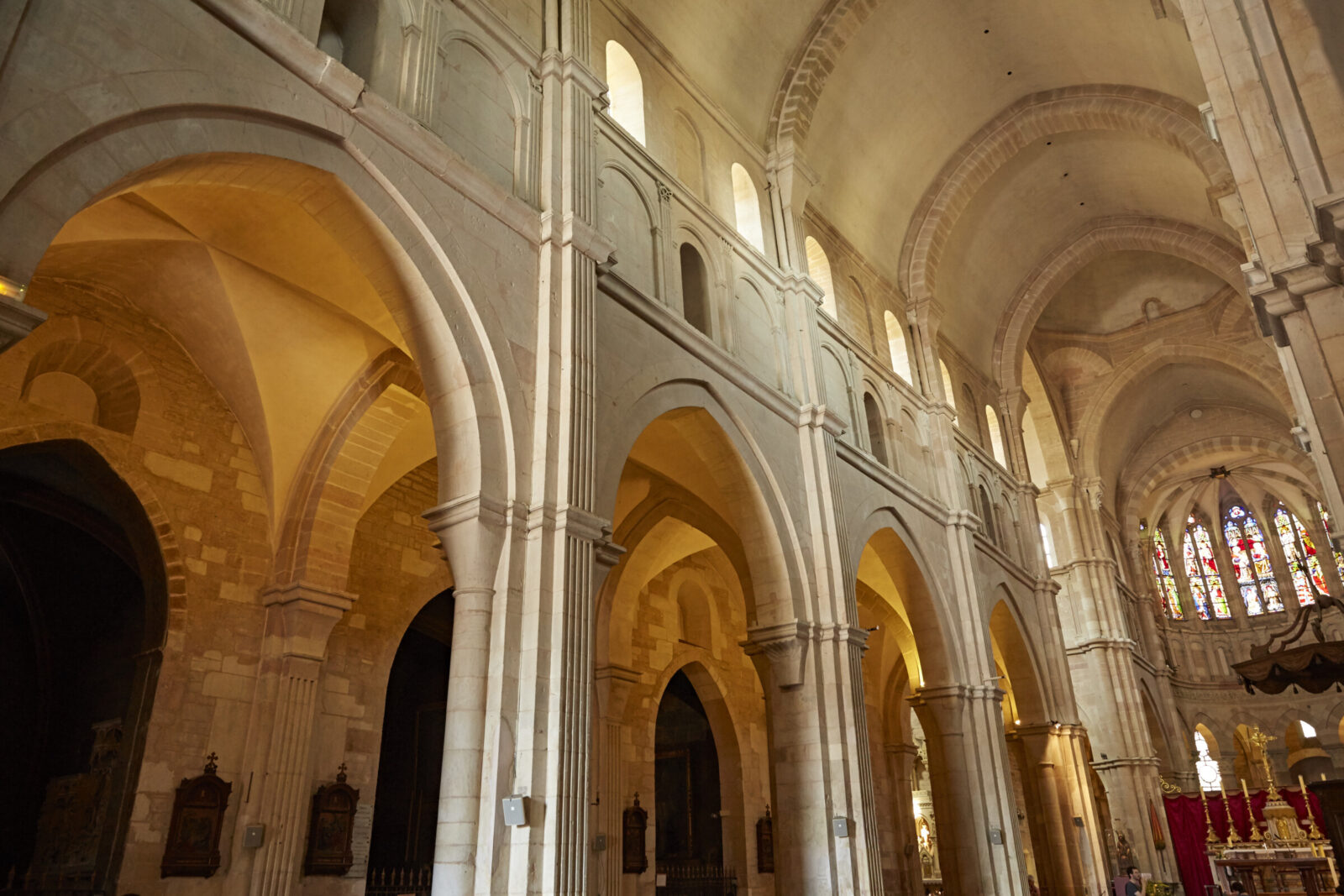 Basilique Notre Dame, Beaune
